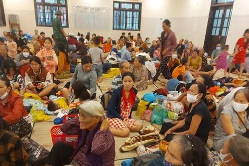 Cận cảnh nơi tránh trú bão của người dân Quảng Nam trước giờ bão Noru đổ bộ