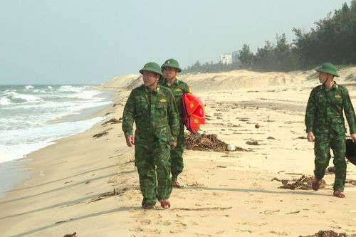Tìm thấy thi thể thuyền viên rơi xuống biển khi đưa tàu tránh bão số 4