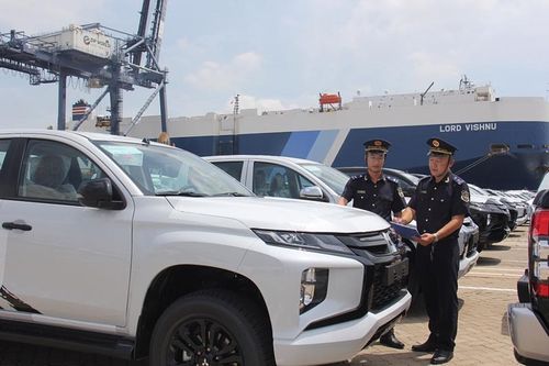 Hải quan truy thu gần 5.000 tỷ đồng tiền thuế bị 'khai gian' khi nhập khẩu ô tô biếu tặng