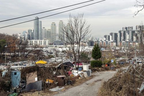 Làng ổ chuột bên cạnh khu nhà giàu Seoul