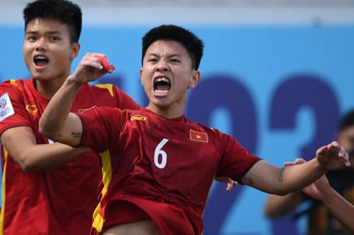 Vũ Tiến Long ghi bàn đầu tiên sau U23 châu Á 2022
