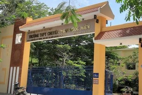 Trường cho phép học sinh nhuộm tóc, thoa son 'không nổi bật': Nên cấm hay khuyến khích?