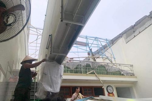 Bão số 4 suy yếu, các tỉnh miền Trung ghi nhận những thiệt hại đầu tiên