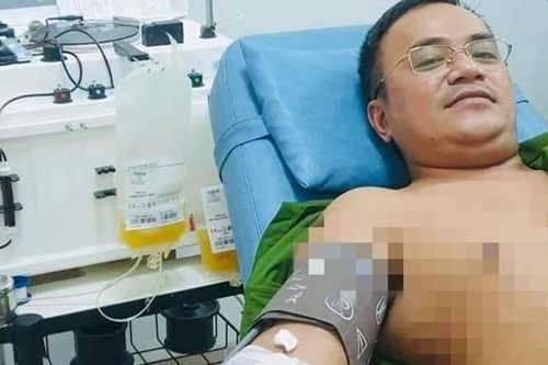 Đại úy Công an hiến máu hiếm cứu sống cháu bé lúc 'siêu bão' sắp đổ bộ