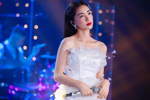 Hòa Minzy, Đăng Khôi ủng hộ đồng bào miền Trung