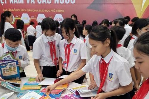 Bộ GD-ĐT: Sẽ bảo đảm sách giáo khoa tinh giản tối đa kênh chữ, kênh hình
