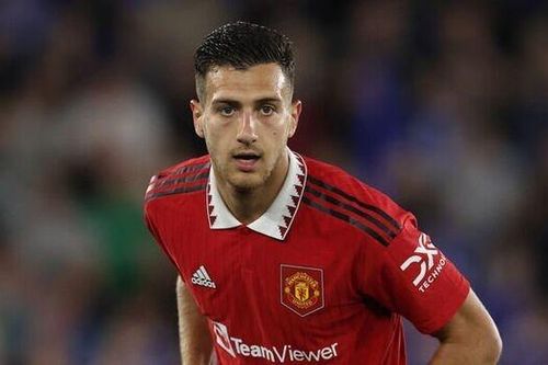 Chuyển nhượng cầu thủ Ngoại hạng Anh ngày 29/9: Pau Torres chọn Arsenal; MU gia hạn Diogo Dalot và tính thay Ronaldo; Man City mời Silva ký mới