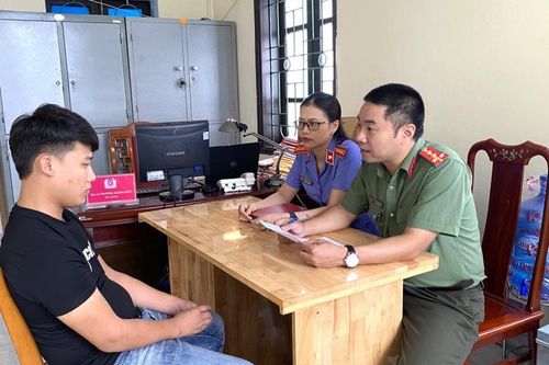 Phê chuẩn khởi tố đối tượng tổ chức cho người khác ở lại Việt Nam trái phép
