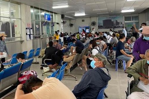 Bệnh viện Chợ Rẫy: Sẽ đóng cửa nếu không dùng máy đặt, máy mượn