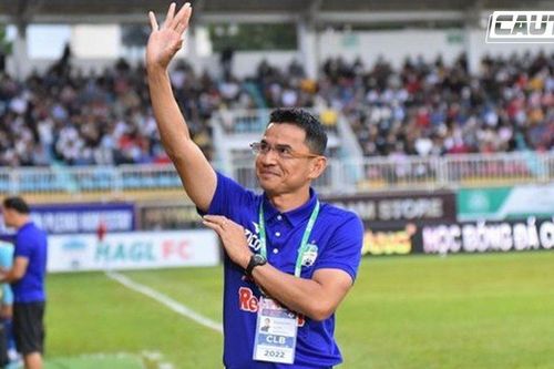 HLV Kiatisak bi quan về cơ hội vô địch của HAGL