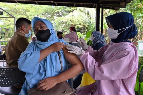Indonesia cấp phép sử dụng vaccine ngừa Covid-19 tự sản xuất trong nước
