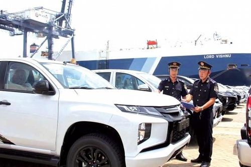 Nhập khẩu xe ô tô dưới dạng quà biếu, tặng: Siết chặt quy định để phòng chống gian lận