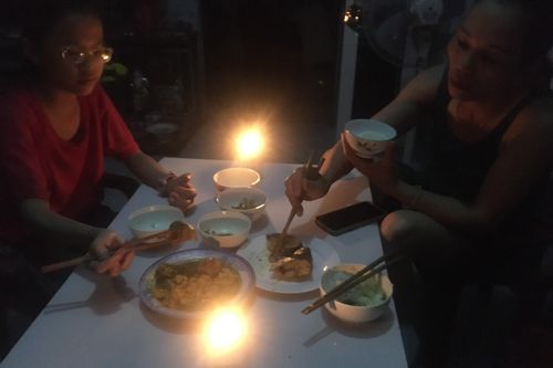 Sau bão Noru, người Quảng Nam sống nhiều ngày không có điện