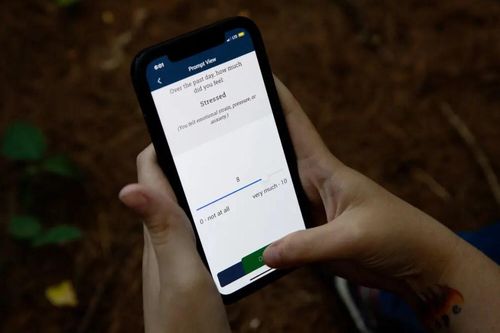 Smartphone có thể giúp dự đoán tự tử