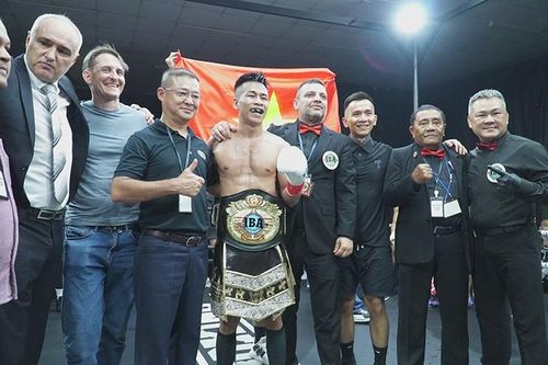 Trần Văn Thảo giành đai Boxing thế giới lịch sử, thắng knock-out ngay hiệp 1