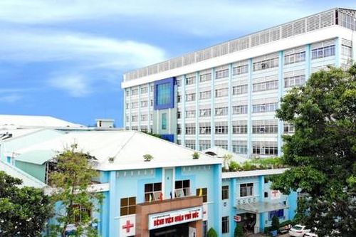 4 bác sĩ trốn việc đi làm xuyên tỉnh ở phòng khám tư