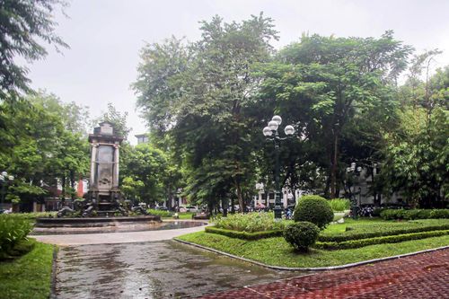 Hà Nội 'thay áo mới' cho vườn hoa Con Cóc