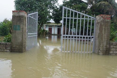 Thanh Hóa: Mưa lũ khiến 2 người chết, hồ chứa nước xả lũ nhiều nơi bị ngập