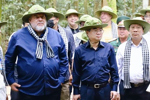 Hình ảnh Thủ tướng Cuba Manuel Marrero Cruz thăm địa đạo Củ Chi