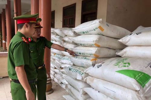 Liên tiếp phát hiện loạt phương tiện vận chuyển đường kính trắng nhập lậu trên QL9