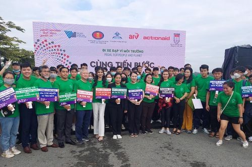 Sôi động sự kiện 'đi xe đạp vì môi trường'