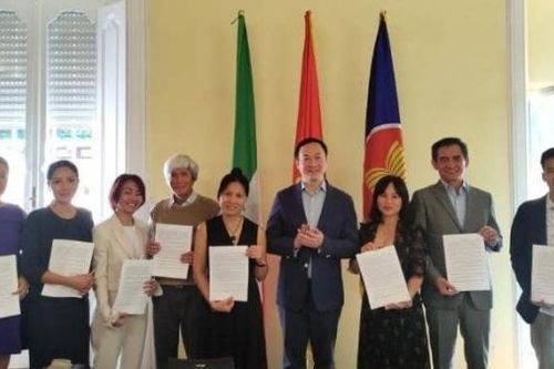 Hướng tới thành lập Liên minh các Hội người Việt Nam tại Italy