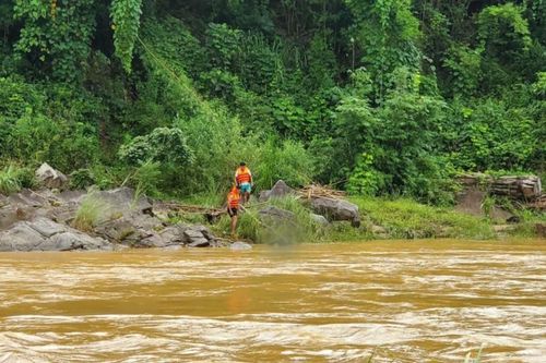 Quảng Nam: Tìm thấy thi thể thanh niên Lai Châu bị lũ cuốn trôi trên sông Bung sau hơn 3 ngày