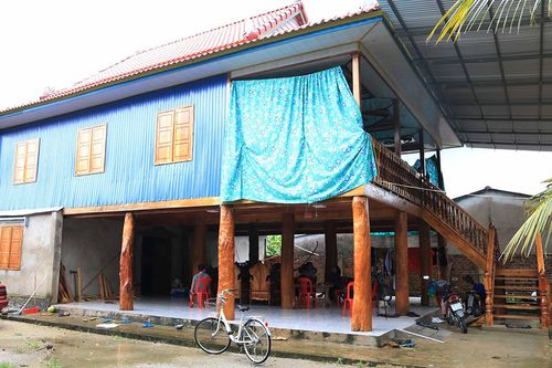 Căn nhà gỗ của ông Chau Song