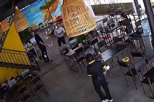 Sở TN&MT Đà Nẵng lên tiếng vụ 'cán bộ ném tiền tung tóe trong quán ăn'