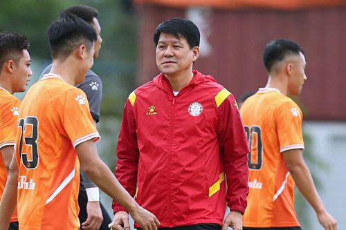 HLV Vũ Tiến Thành: 'Tôi không có đũa thần'