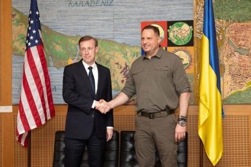 Quan chức cấp cao Mỹ-Ukraine gặp nhau, Tổng thống Zelensky nói thành công sẽ 'không giới hạn', EU lên 'dây cót'