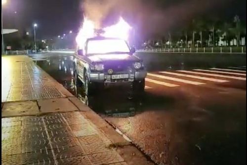 Điều tra vụ người đàn ông đốt xe ô tô trên đường phố Đà Nẵng