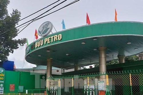 Hàng loạt cây xăng bất ngờ đóng cửa khi giá giảm mạnh