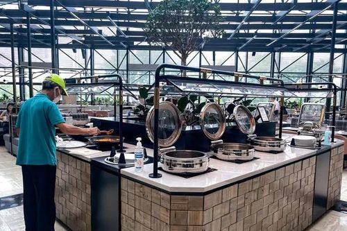 Chi 180 nghìn đi ăn 'buffet đồ thừa' ở nhà hàng siêu sang