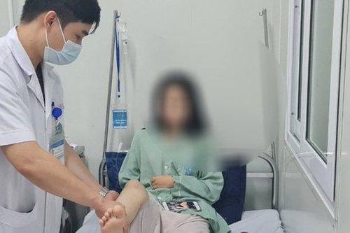 Hoảng sợ phát hiện 2 chân con gái không bằng nhau, thủ phạm là căn bệnh hiếm gặp