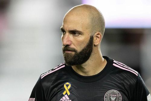 Higuain thông báo giải nghệ