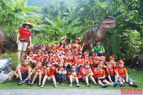 Khởi động chương trình 'Thông Điệp Xanh'
