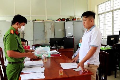 Bắt nhân viên Ngân hàng lừa đảo, chiếm đoạt 300 triệu đồng