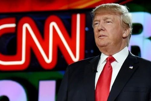 Ông Trump vừa tiến hành một bước đi có thể khiến CNN phá sản