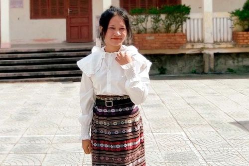 Nữ sinh người dân tộc Rục đầu tiên đỗ đại học và ước mơ trở thành cô giáo