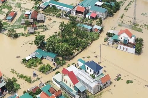 Nghệ An: Người dân oằn mình sau bão số 4