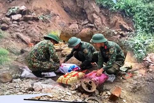 Lai Châu: Đánh sập 40 hầm khai thác vàng trái phép