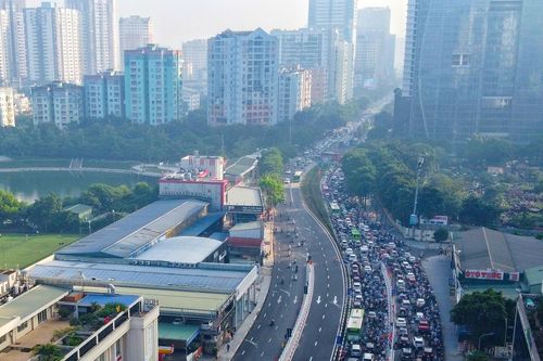 Hầm chui Lê Văn Lương vừa thông xe đã kẹt cứng, nhiều tài xế quay đầu