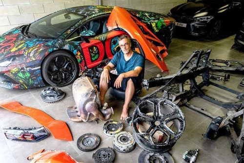 Tiền sửa Lamborghini Aventador bị tai nạn bằng mua xe mới
