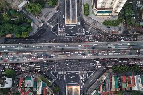 Hầm chui Lê Văn Lương thông thoáng vào giờ cao điểm