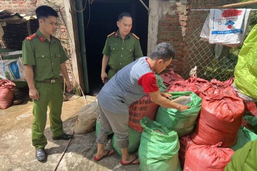 Hà Tĩnh: Phát hiện 1,2 tấn mỡ động vật không rõ nguồn gốc