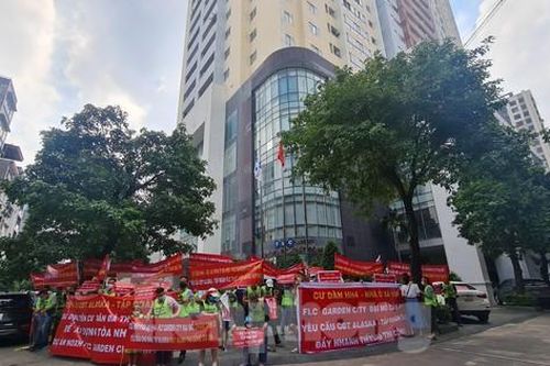 Dự án nhà ở xã hội 'vỡ' tiến độ, khách hàng như 'ngồi trên đống lửa'