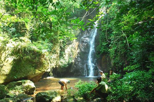 Quảng Ninh: Khám phá thác Khe Rìa
