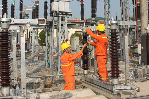 Bộ Công Thương: Giá đầu vào giảm, EVN phải chủ động giảm giá điện tương ứng