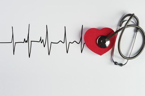 Đặt máy tạo nhịp tim cứu sống cụ ông 96 tuổi